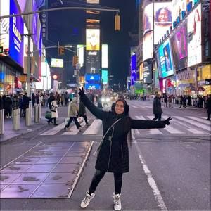 Meet your Posher, Manuela